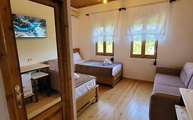 Jona Guest House