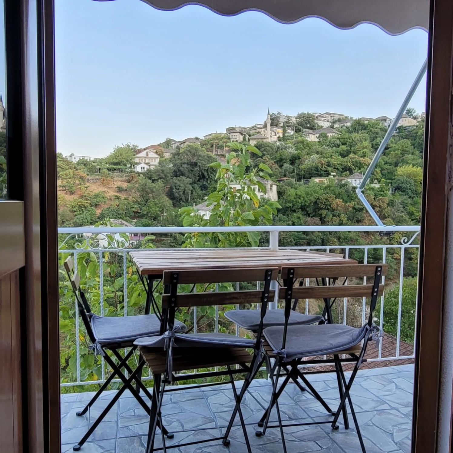 Jona Guest House Gjirokastër Extérieur photo
