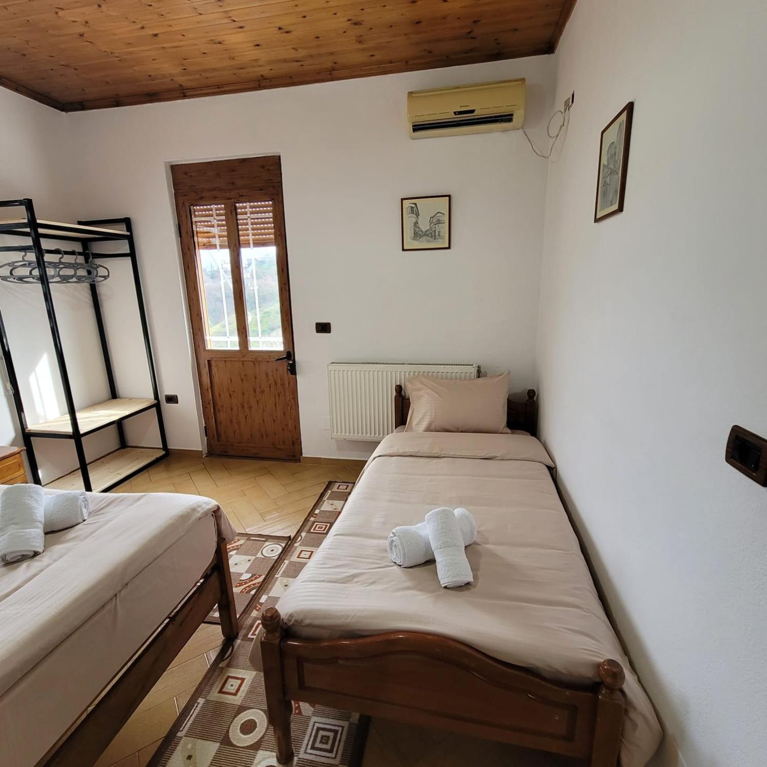 Jona Guest House Gjirokastër Extérieur photo