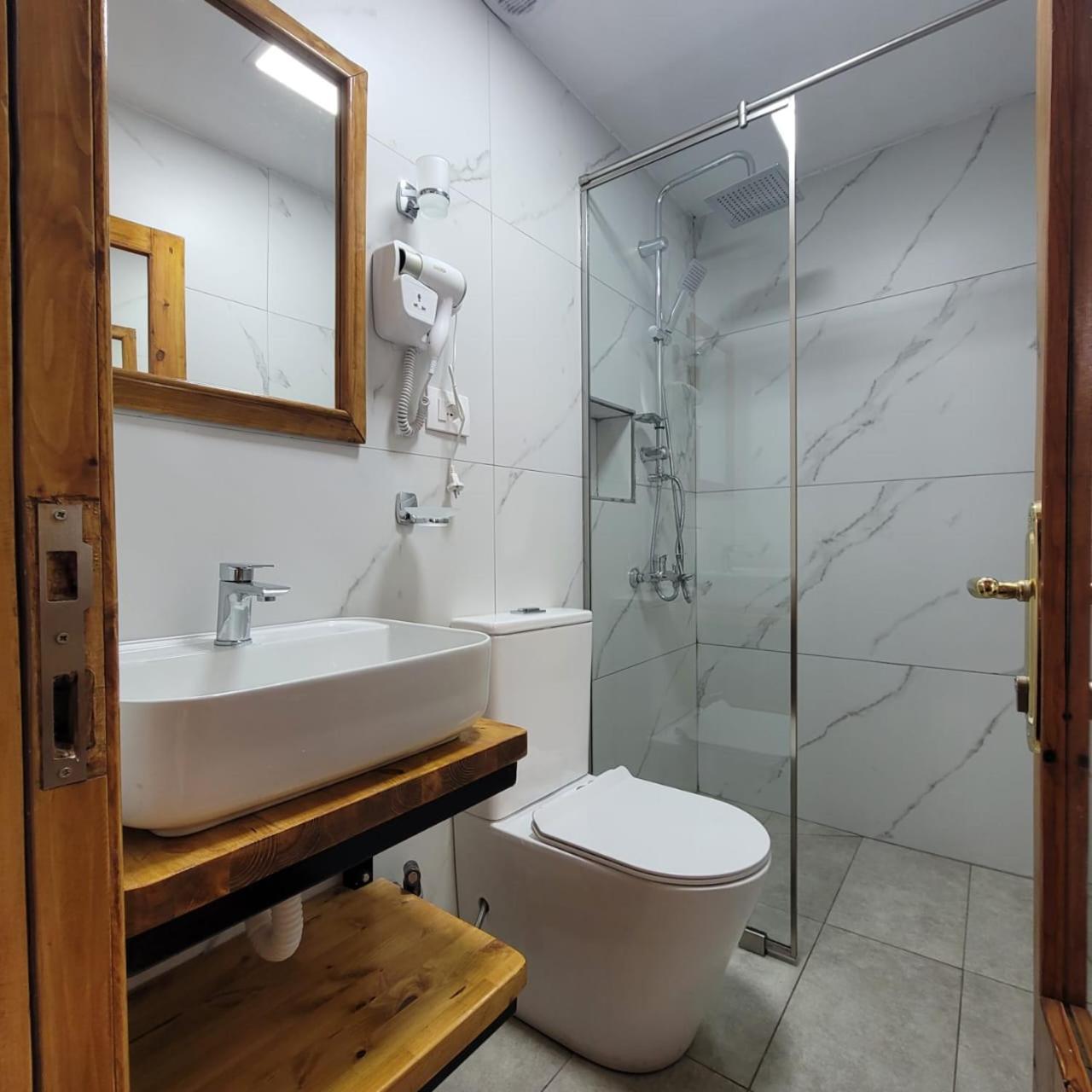 Jona Guest House Gjirokastër Extérieur photo