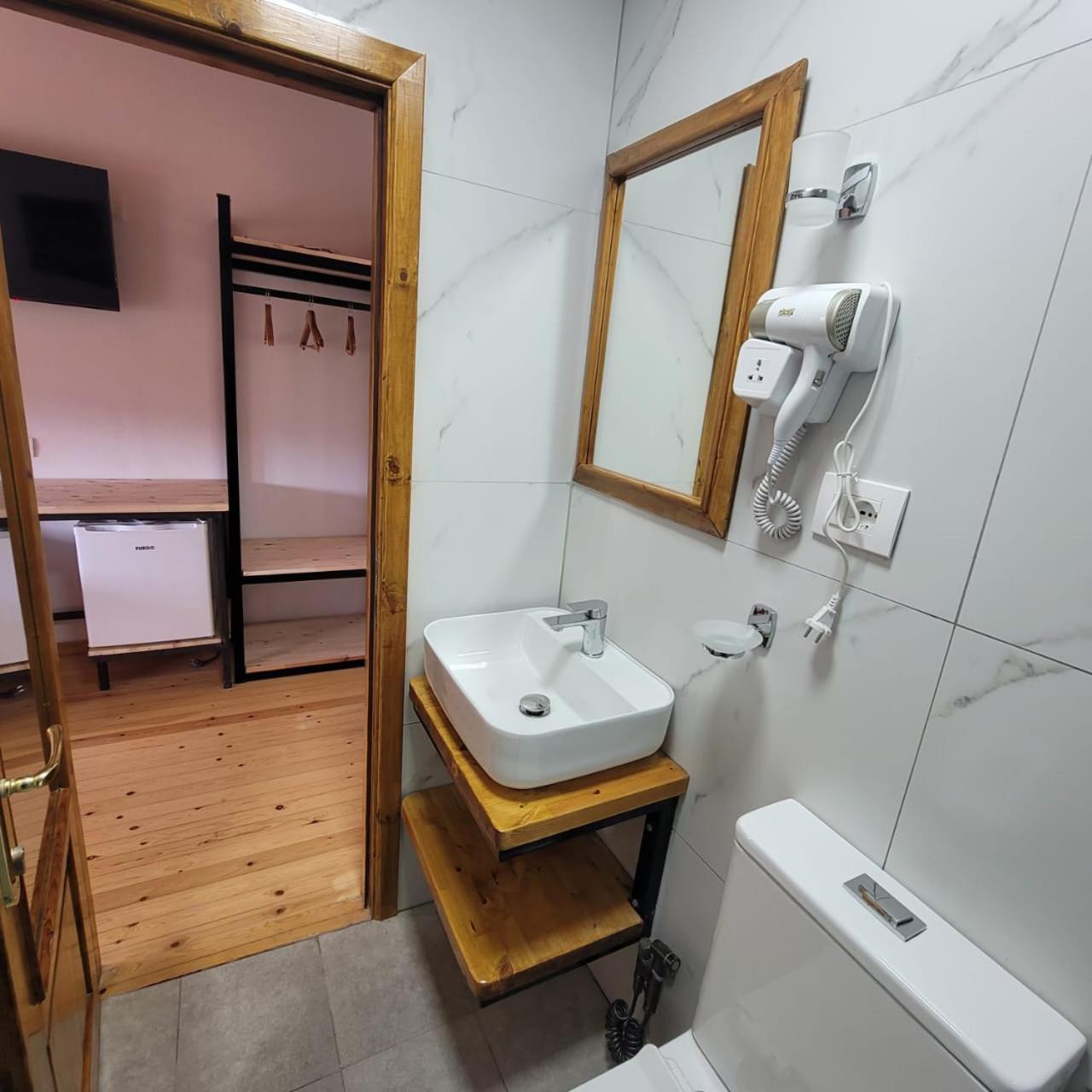 Jona Guest House Gjirokastër Extérieur photo